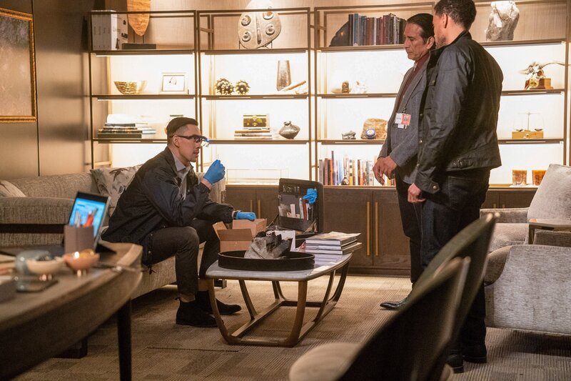 Thomas Hum (CSI Techniker), Gregory Zaragoza (Hollis Green). – Bild: ORF/​Disney/​ABC/​David Bukach