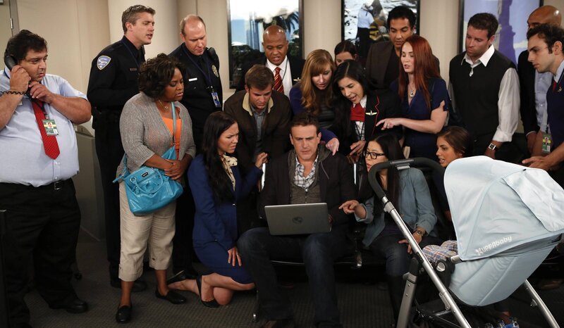 Auf ihrem Weg nach Long Island machen Robin und Barney eine verblüffende Entdeckung, die ihre Familie betrifft. Derweil stolpert Marshall (Jason Segel, M.) im Internet über etwas, was seine Reisepläne ändert … – Bild: Twentieth Century Fox Film Corporation. All rights reserved.