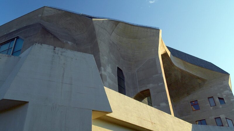 Goetheanum in Dornach in der Schweiz, Sitz der Anthroposophie. – Bild: ORF/​Diego 5