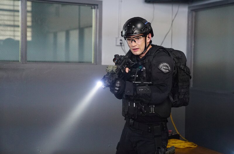 Officer Jim Street (Alex Russell) – Bild: Sonja Flemming /​ CBS ENTERTAINMENT