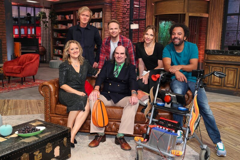 (v.l.n.r.) Lisa Feller; Pierre M. Krause; Ralf Schmitz; Guildo Horn; Kathrin Osterode; Simon Pearce – Bild: Frank Hempel /​ SAT.1