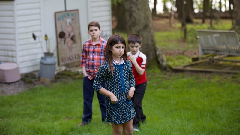 Ivy Fischer (Child Patty), Sabatino Cruz (Child Gene) and Cooper Carrell (Child Ron) in backyard scene – Bild: Discovery Communications, LLC