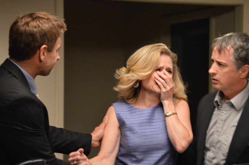 The medical staff explains that Justin James died on his way to the hospital … of a drug overdose. Lisa James, Justin’s mother says, „I said, ‚He doesn‘t do that. He don’t do that kind of stuff.’ – Bild: Investigation Discovery /​ Discovery Communications