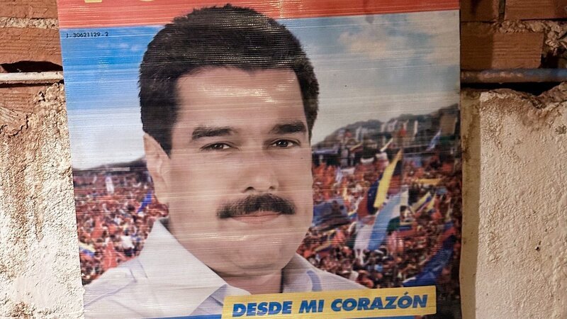 Nicolás Maduro, Staatschef von Venezuela, wurde von den USA in einer Militäraktion entführt und gefangen genommen – Bild: ORF/​JAVA