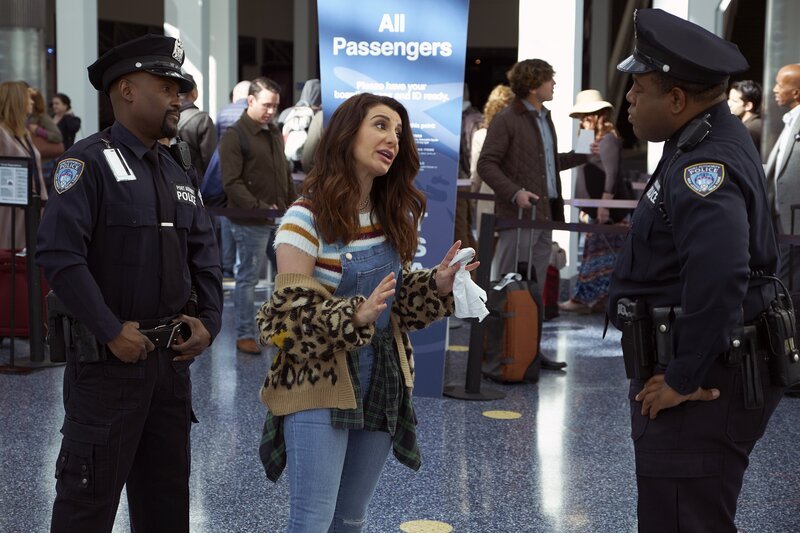 Kate (Nasim Pedrad, M.) – Bild: 2018 UNIVERSAL TELEVISON LLC. All rights reserved. /​ John P. Fleenor Lizenzbild frei