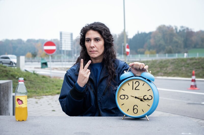 Seitentriebe SRF Serie Staffel 2 Folge 2 Gibt Robert eine letzte Chance Beren Tuna (Elena) Buch: Güzin Kar Regie: Güzin Kar, Cosima Frei Produktion: Langfilm – Bild: SRF/​Samuel Schalch