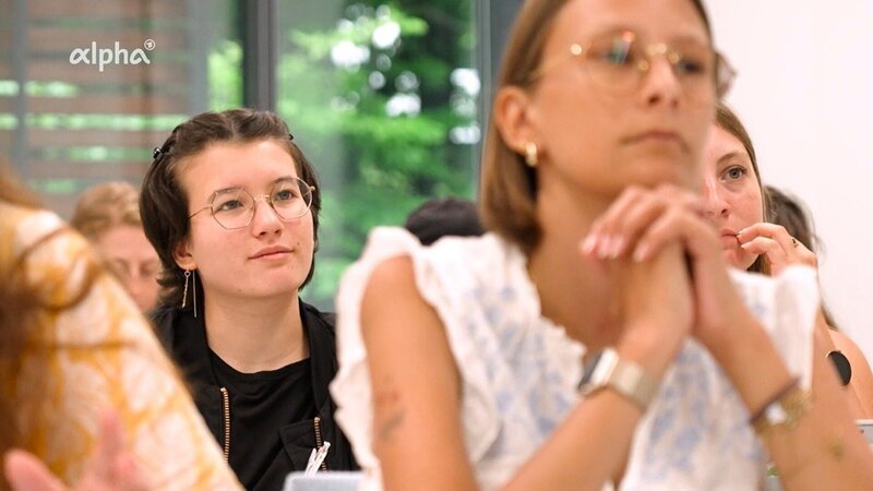 Aurelia studiert Kindheitspädagogik an der Katholischen Stiftungshochschule München. – Bild: Ulrich Schramm /​ BR