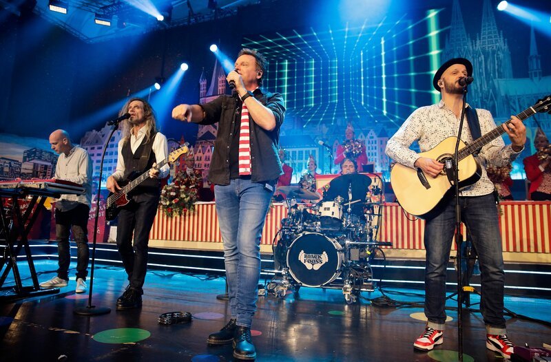 Vier Stunden Karnevalslaune und Party pur aus dem Gürzenich zu Köln! Mit den größten Bands des Kölner Karnevals: Bläck Fööss (Foto), Klüngelköpp, Brings, Höhner, Kasalla, Paveier, Cat Ballou, Milijöh uvm. Und natürlich mit allen großen Hits und den neuen Sessionstiteln! Also heisst es: Lautstärke aufdrehen und mitfeiern! – Bild: WDR/​Dirk Borm