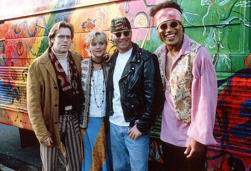 SG-1 (Foto v.li.: Michael Shanks, Amanda Tapping, Richard Dean Anderson, Christopher Judge) ist in der Vergangenheit gelandet … – Bild: RTL II