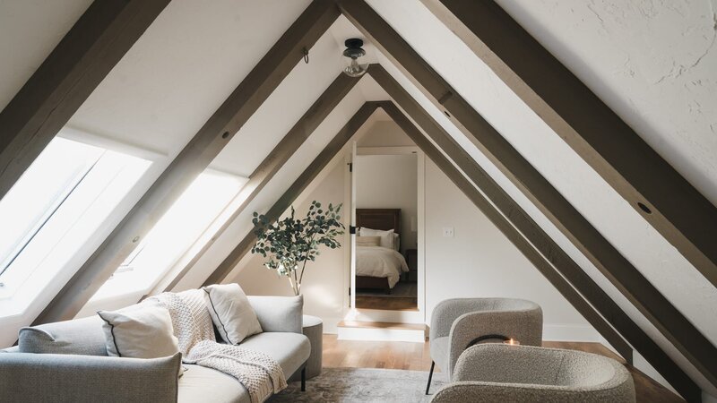 The reveal of the Robinson family home, as seen on Fix My Frankenhouse Season 2. – Bild: Warner Bros. Discovery, Inc. or its subsidiaries and affiliates. All rights reserved. /​ Karen Lane