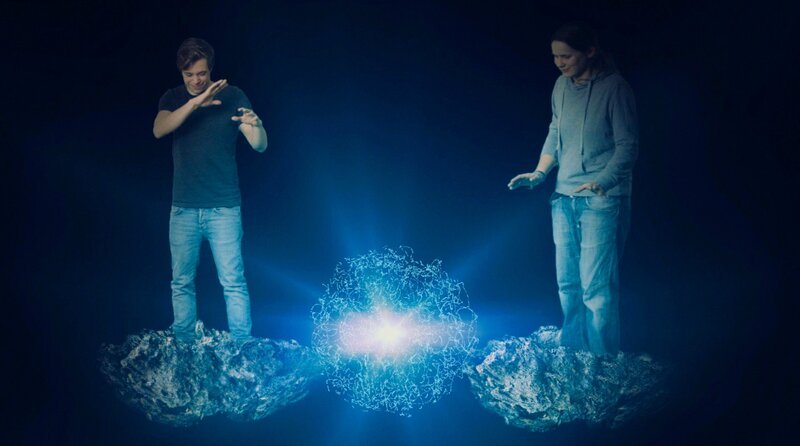 Checker Tobi mit Astrophysikerin Katha. Sie erklärt den Urknall. – Bild: BR/​megaherz gmbh/​Hans-Florian Hopfner