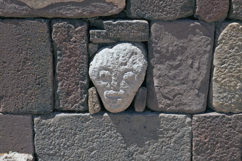 Durch Menschenhand entstandene Höhlen, unerklärliche Strukturen und Unterwasser-Fundstücke stellen die Forscher jedes Mal aufs Neue vor ein Rätsel. – Bild: Tatjana Ingold