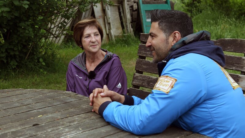 Sükrü im Gespräch mit Rita – Bild: RTL Zwei