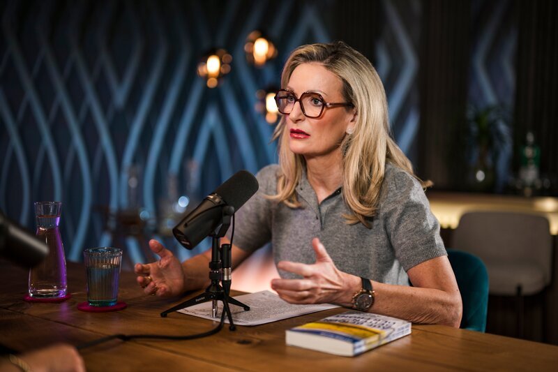 Monika Gruber. – Bild: ServusTV /​ Sebastian Marko