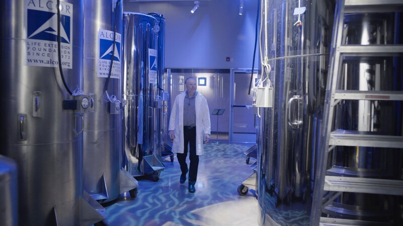 Max More beschäftigt sich seit 35 Jahren mit den neuesten Entwicklungen auf dem Gebiet der Kryokonservierung. – Bild: Uri Schwartz /​ ZDF