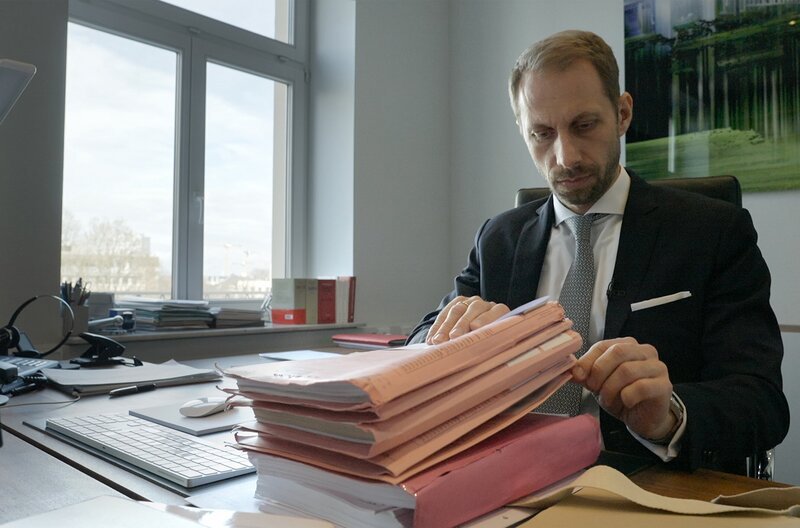 Die Kölner Kanzlei von Nikolaos Gazeas zählt zu den Top-Adressen für Wirtschaftsstrafrecht in Deutschland. – Bild: NDR/​Alex Grantl