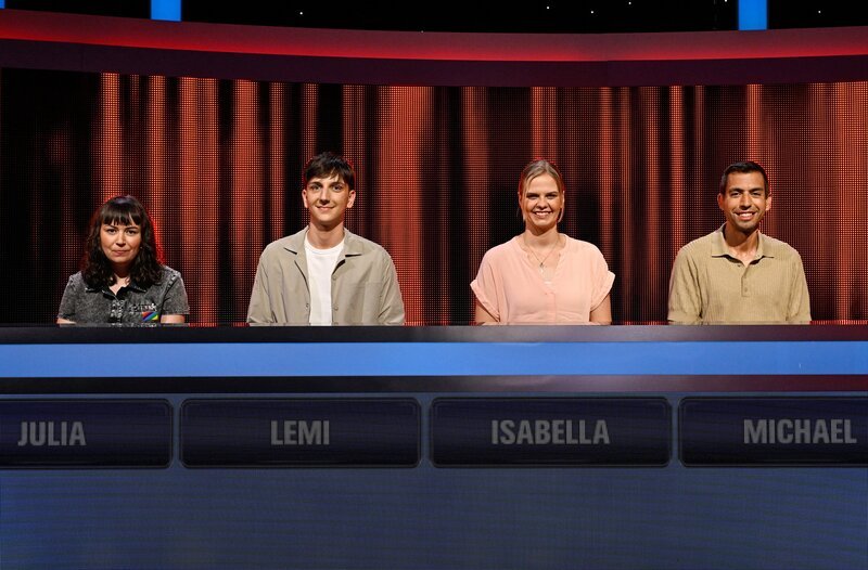 Die Kandidat:innen (v.l.n.r.): Julia Heller, Lemi Barisik, Isabella Kornfeld und Michael Jesch. – Bild: ARD/​Markus Hertrich