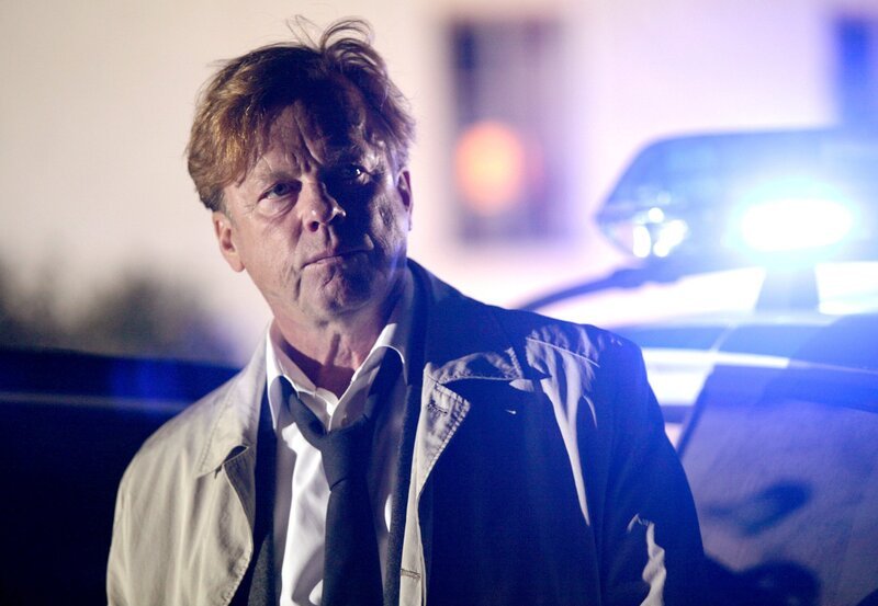 Kurt Wallander (Krister Henriksson) hat einen furchtbaren Verdacht. – Bild: ZDF/​ARD Degeto/​Yellow Bird/​Nille Leander