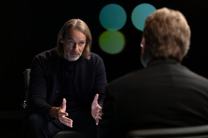 Der Straf- und Völkerrechtler Kai Ambos (r.) zu Gast bei „Precht“ zum Thema „Ist das Völkerrecht am Ende?“ – Bild: ZDF und Juliane Eirich