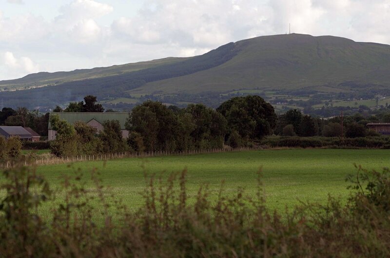 In der irischen Provinz Ulster, von der ein Teil zum Vereinigten Königreich gehört, war der Lyriker und Nobelpreisträger Seamus Heaney verwurzelt. – Bild: Elephant Doc