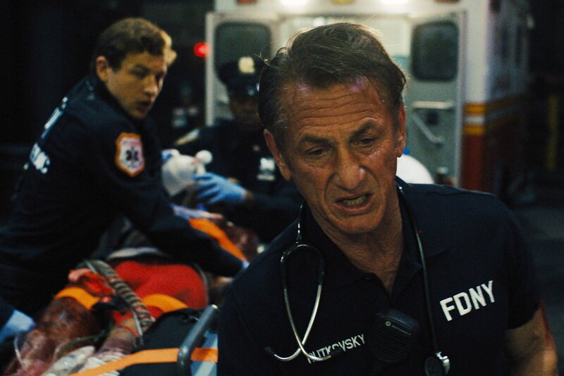 Asphalt City
Tye Sheridan als Ollie Cross, Sean Penn als Gene «Rut» Rutkovsky
SRF/​Elite Film AG – Bild: SRF/​Elite Film AG