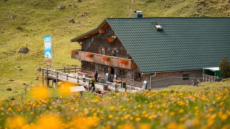 Alpe Gund im Sommer (von Nord-Ost). – Bild: Luis Trautmann /​ BR