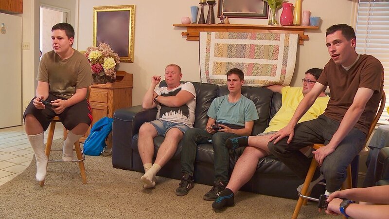 Josh and his cousins celebrating with a typical Mormon bachelor party. – Bild: TLC /​ Discovery Communications