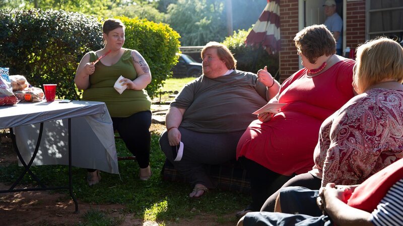 Amy, Casey, and Amanda chatting. – Bild: Discovery Communications, LLC /​ Scott Ippolito