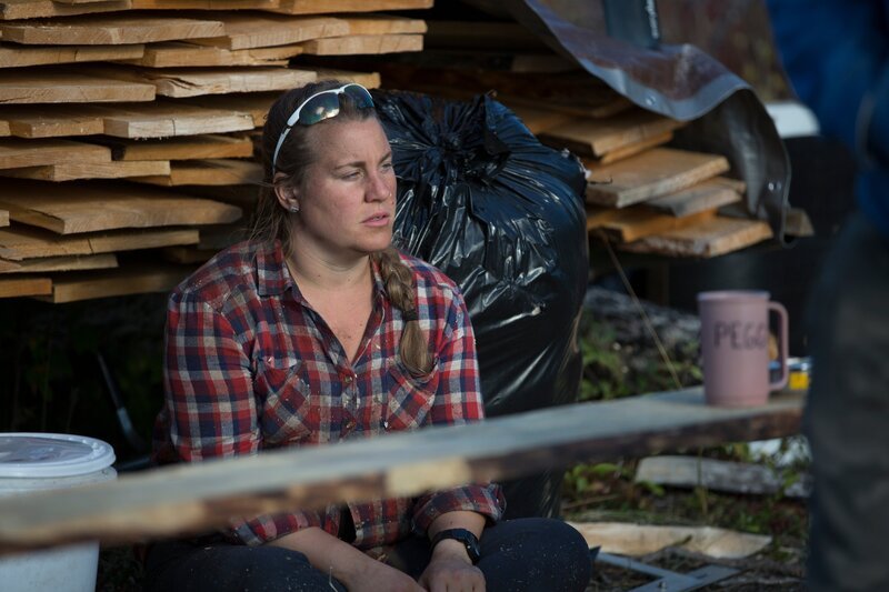 Ashley takes a break. – Bild: Discovery Channel /​ Discovery Communications