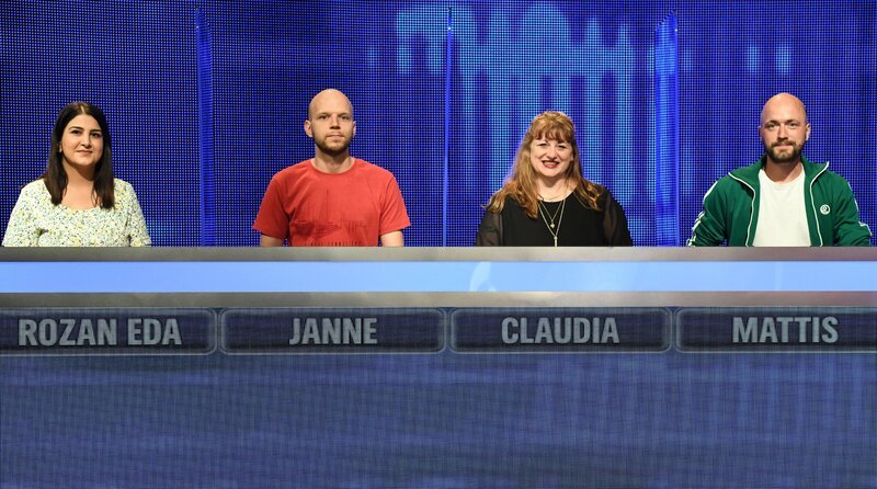 Die Kandidat:Innen: Rozan Eda Öztürk, Janne Münz, Claudia Steckenreiter und Mattis Flötotto. – Bild: ARD/​Uwe Ernst