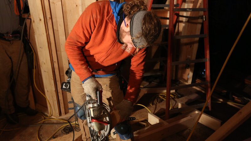 During the Recording Studio Treehouse build. – Bild: Discovery Communications