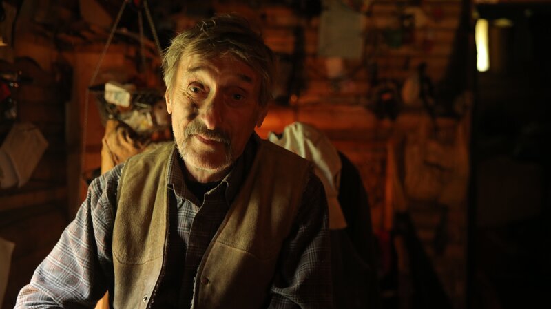 Bob is in his cabin. – Bild: Discovery Communications