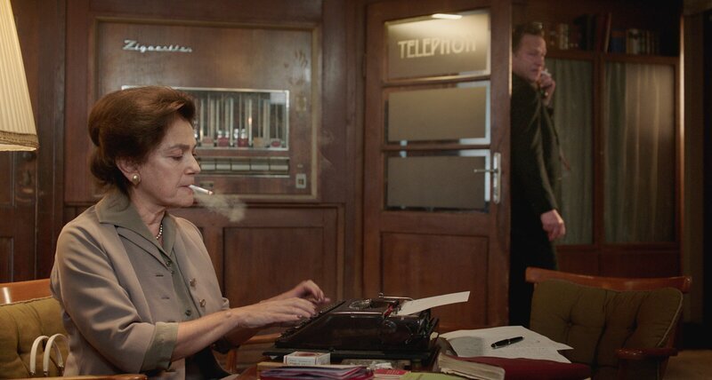 Rosa Segev (Melita Jurisic), Karl Nowak (Rainer Wöss). – Bild: ORF/​Prisma Film