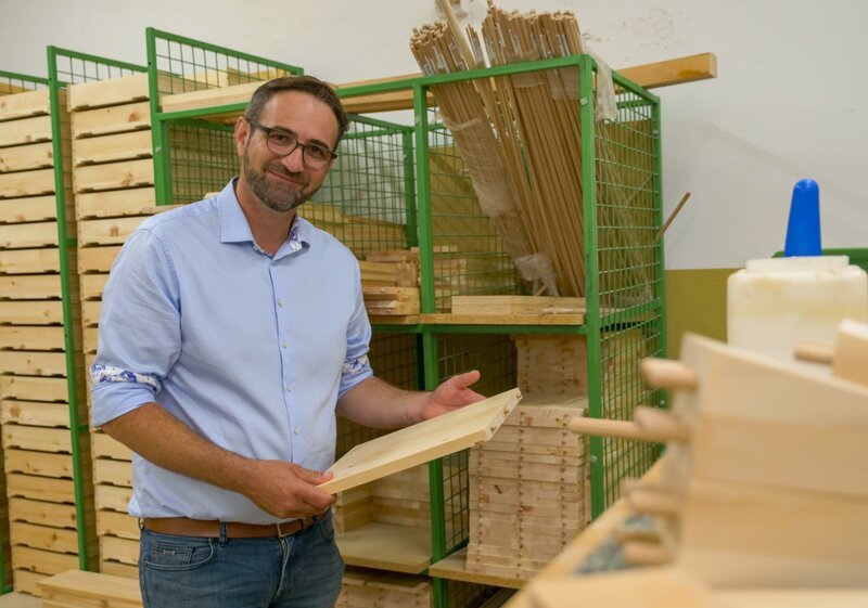 Christian Leidinger – Tischlermeister, Unternehmer, Visionär in der Klarenbrunn Fabrik in Bludenz – Bild: ORF 2