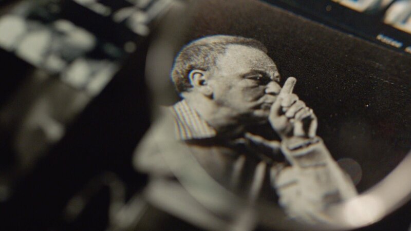  Auch noch mit Mitte 70 gab Frank Sinatra Konzerte auf der ganzen Welt. – Bild: ORF/​Broadview