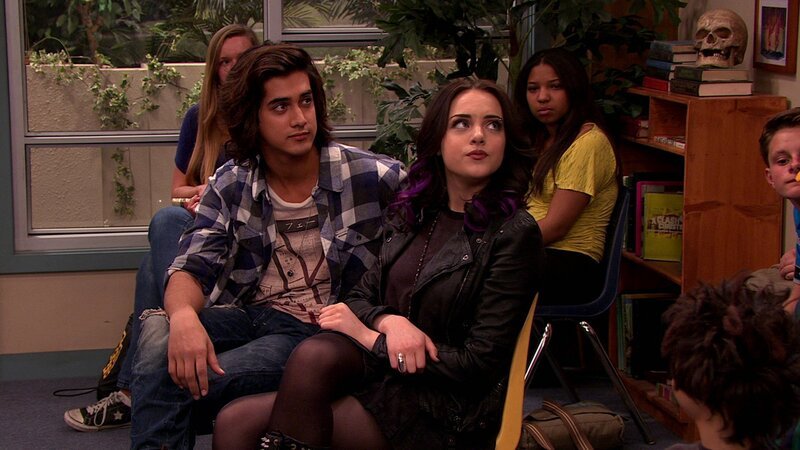 L-R: Beck Oliver (Avan Jogia), Jade West (Elizabeth Gillies) – Bild: ViacomCBS