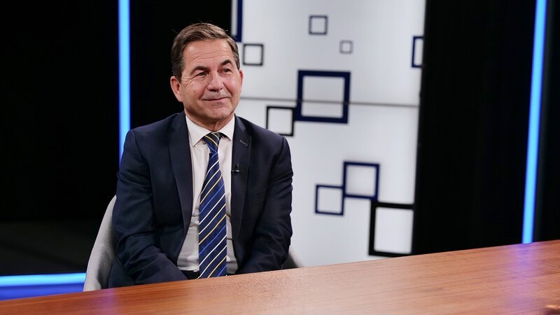 NZZ Standpunkte Perfekter Blindflug: Wie die Schweiz regiert wird Walter Thurnherr – Bild: SRF