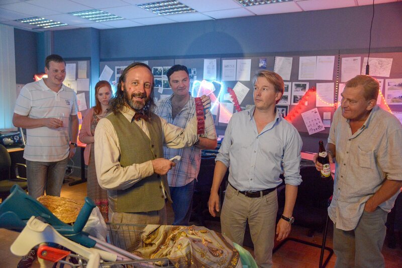 (v.li.): Holger Schober (Roman Mohacsi), Corinna Pumm (Bettina Maurer), Reinhold Moritz (Vickerl), Martin Leutgeb (Mathias Gerber), Serge Falck (Lukas Moosburger), Martin Zauner (Wilmer Eberts). – Bild: ORF/​Hubert Mican