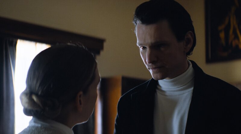 Quito (Sabin Tambrea) kämpft um seine Familie. – Bild: ARD Degeto Film/​SWR/​Syrreal Entertainment/​Christian Huck (Repro)