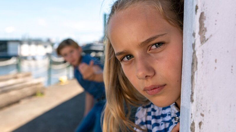 Clarissa und Jonny haben den Tätern eine Falle gestellt – Bild: NDR/​Boris Laewen