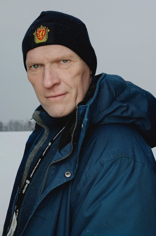 Kommissar William Wisting (Sven Nordin) ermittelt in einer Moderserie. – Bild: ARD Degeto/​Wisting Production A/​S/​Agnete Brun