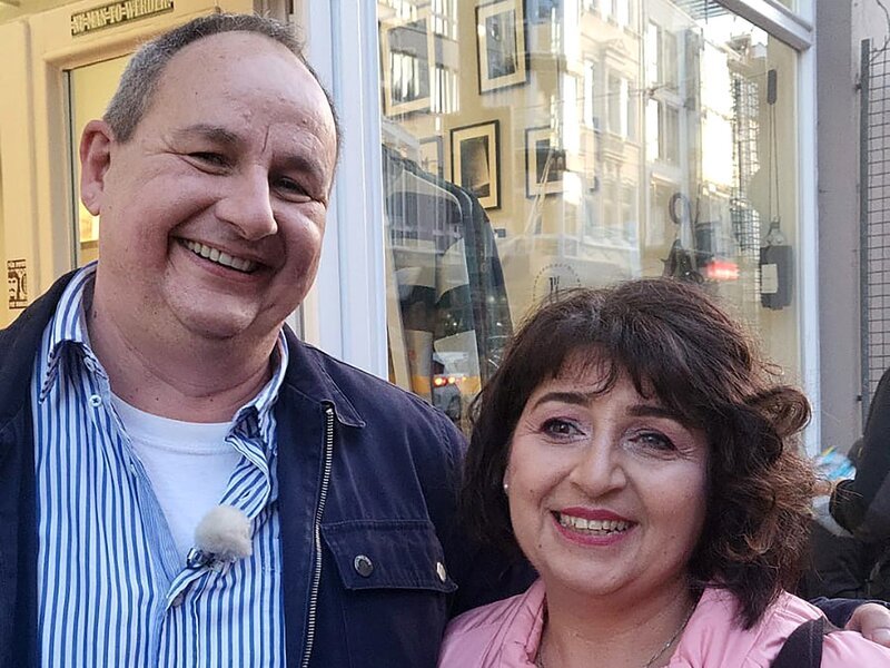 Kandidatin Sabrina mit ihrem Ehemann Reiner. – Bild: RTL /​ Constantin Ent.