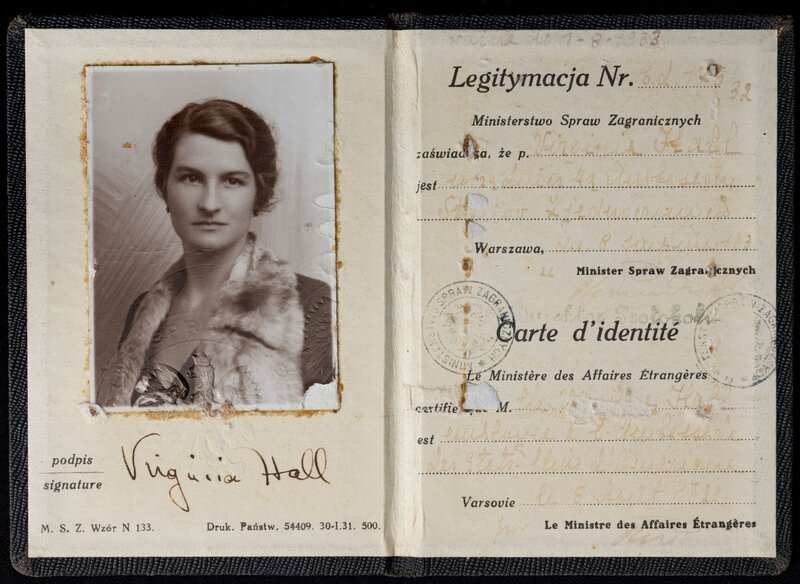 Eine Ausweiskarte von 1932 für Virginia Hall. – Bild: Perpetual Entertainment /​ THE HISTORY CHANNEL