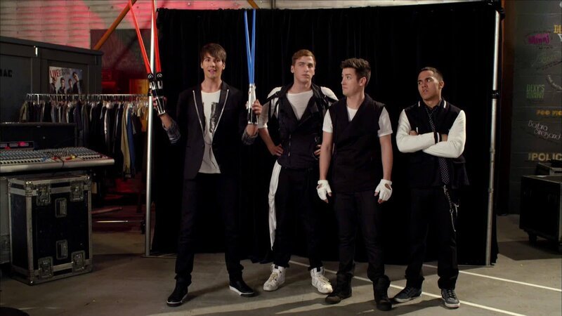 L – R: James Diamond (James Maslow), Kendall Knight (Kendall Schmidt), Logan Mitchell (Logan Henderson), Carlos Garcia (Carlos PenaVega) – Bild: Viacom International Inc.