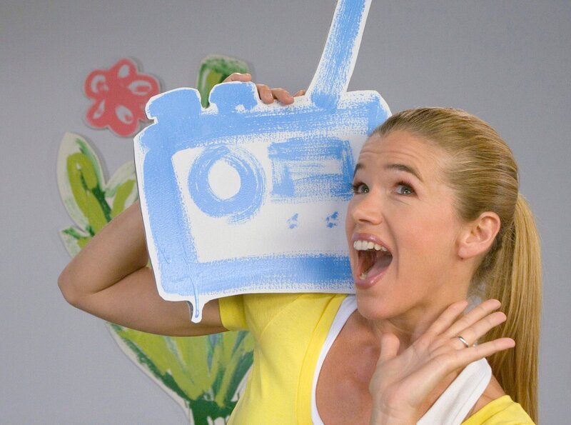 Anke Engelke in der „Sendung mit dem Elefanten“ – Bild: WDR/​Simin Kianmehr