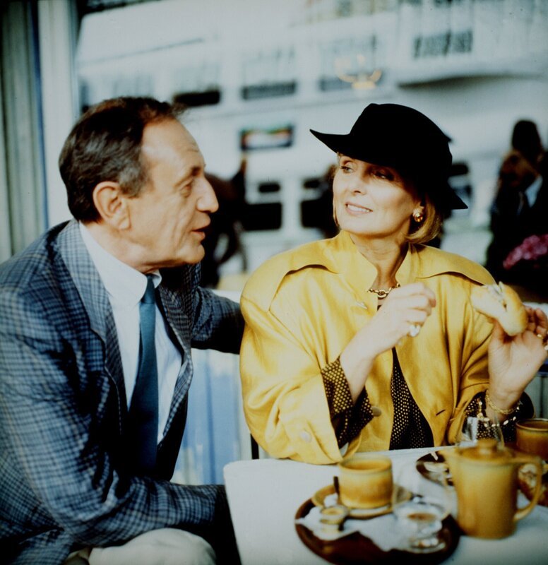 Margot Balbeck (Ruth Maria Kubitschek), die den Verleger Deichmann (Alexander Kerst) schon seit vielen Jahren zu ihrem Freundeskreis zählt, hat am Hamburger Hafen ein Treffen arrangiert, um für sie wichtige Informationen in Erfahrung zu bringen. – Bild: ORF/​ZDF