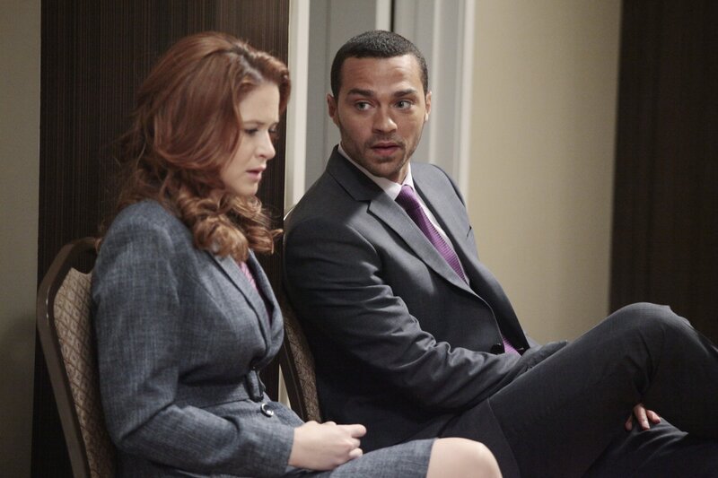 Ihre mündlichen Prüfungen stehen an: Jackson (Jesse Williams, r.) und April (Sarah Drew, l.) … – Bild: American Broadcasting Companies, Inc.