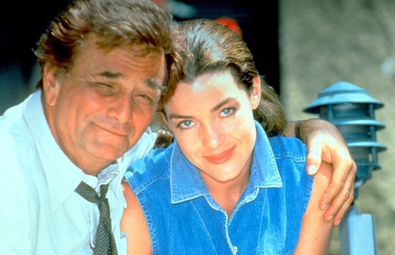 Peter Falk (Lt. Columbo), Claudia Christian (Lisa Martin). – Bild: ORF (FS1/​FS2) /​ ORF, Wuerzburggasse 30, A-1136 Wien, Tel. +43-(0)1⁠–⁠87878⁠–⁠13606