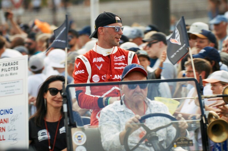 Rennfahrer bei der Parade in Le Mans – Bild: Christian Efkemann/​Prounen Film