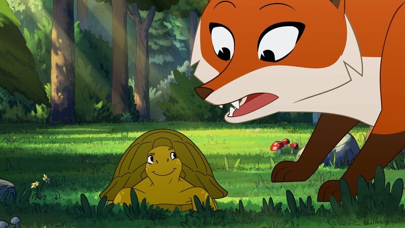 Schildkröte Törtel (l.) und Füchsin Wendy (r.) müssen etwas unternehmen: Die Bewohnenden von Müggeldorf möchten die Wildschweine – und damit ihre Freunde – aus Müggeldorf verjagen. – Bild: Caligari Film